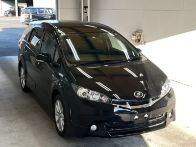 Toyota WISH  с аукциона в Японии