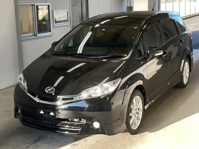 Toyota WISH  с аукциона в Японии