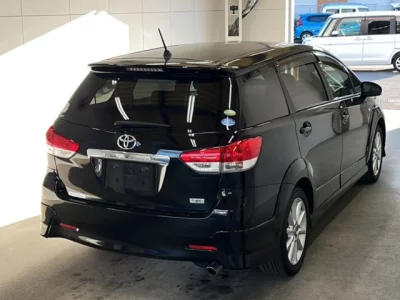 Toyota WISH  с аукциона в Японии
