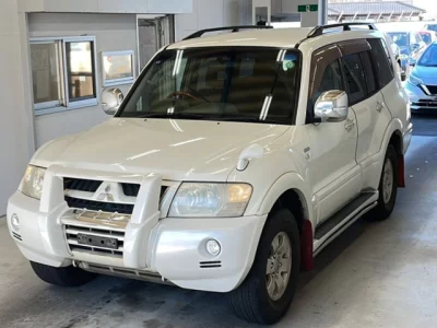 Mitsubishi PAJERO