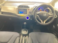 Honda FIT лот № 1077 оценка 3.5  с аукциона в Японии 2