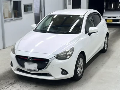 Mazda DEMIO  с аукциона в Японии