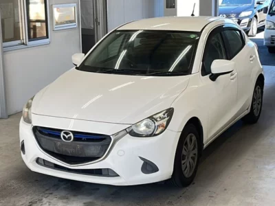 Mazda DEMIO  с аукциона в Японии