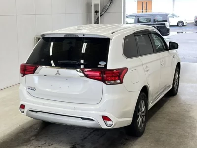 Mitsubishi OUTLANDER PHEV