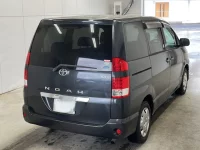 Toyota NOAH лот № 3956 оценка 3.5  с аукциона в Японии 1