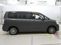 Toyota NOAH лот № 30416 оценка R  с аукциона в Японии 2