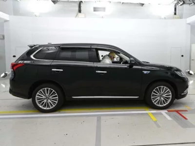 Mitsubishi OUTLANDER PHEV