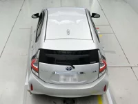 Toyota AQUA лот № 30084 оценка 4  с аукциона в Японии 7