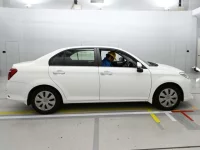 Toyota COROLLA AXIO лот № 30285 оценка R  с аукциона в Японии 2