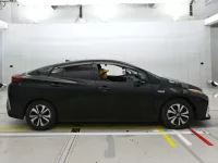 Toyota PRIUS PHV лот № 30141 оценка 4.5  с аукциона в Японии 2