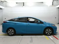 Toyota PRIUS PHV лот № 30018 оценка 3.5  с аукциона в Японии 2