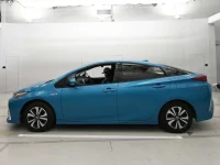 Toyota PRIUS PHV лот № 30018 оценка 3.5  с аукциона в Японии 3