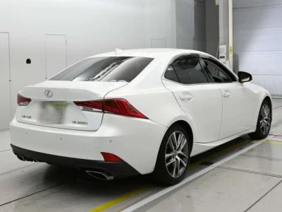 Lexus IS