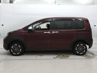 Honda FREED  с аукциона в Японии