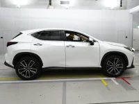 Lexus NX лот № 36039 оценка 5  с аукциона в Японии 2