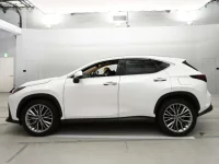 Lexus NX лот № 33026 оценка 5  с аукциона в Японии 3