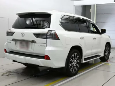Lexus LX