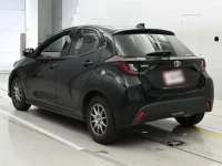 Toyota YARIS лот № 30081 оценка RA  с аукциона в Японии 5