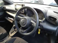 Toyota YARIS лот № 30081 оценка RA  с аукциона в Японии 8