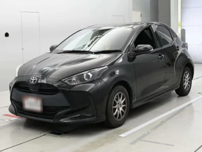 Toyota YARIS  с аукциона в Японии