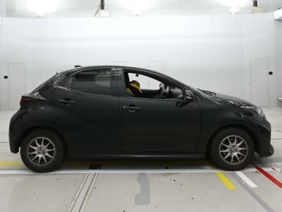 Toyota YARIS  с аукциона в Японии