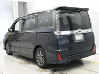Toyota VOXY лот № 30068 оценка 3.5  с аукциона в Японии 5