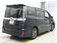 Toyota VOXY лот № 30068 оценка 3.5  с аукциона в Японии 1