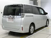 Toyota VOXY лот № 30077 оценка 3.5  с аукциона в Японии 1