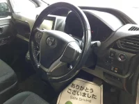 Toyota VOXY лот № 30077 оценка 3.5  с аукциона в Японии 8