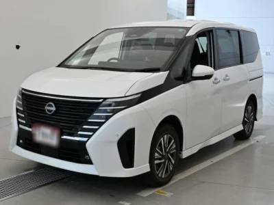 Nissan SERENA  с аукциона в Японии