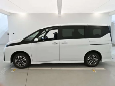 Nissan SERENA  с аукциона в Японии