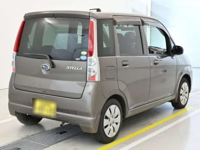 Subaru STELLA