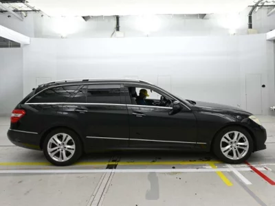 Mercedes-Benz E CLASS WAGON