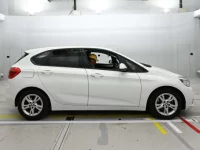 BMW 2-Series лот № 90107 оценка 4  с аукциона в Японии 2