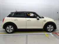 BMW MINI лот № 38025 оценка 3  с аукциона в Японии 2