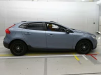 Volvo V40 лот № 90126 оценка 4  с аукциона в Японии 2