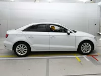 Audi A3 лот № 38019 оценка 5  с аукциона в Японии 2
