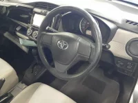 Toyota COROLLA AXIO лот № 20277 оценка 3.5  с аукциона в Японии 8