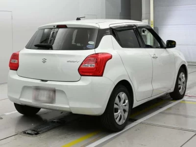 Suzuki SWIFT  с аукциона в Японии