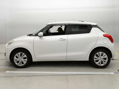 Suzuki SWIFT  с аукциона в Японии