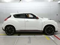 Nissan JUKE лот № 30250 оценка 4.5  с аукциона в Японии 2
