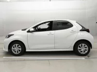 Toyota YARIS лот № 36152 оценка 5  с аукциона в Японии 3