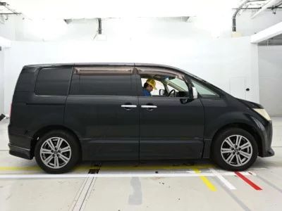 Mitsubishi DELICA D5  с аукциона в Японии