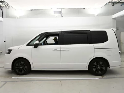 Honda STEP WAGON  с аукциона в Японии