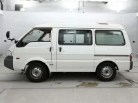 Mazda BONGO VAN лот № 30326 оценка 3.5  с аукциона в Японии 3