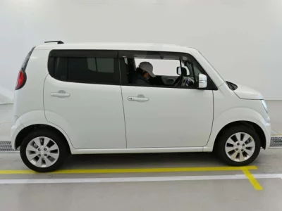 Suzuki MRWAGON