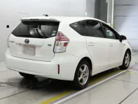 Toyota PRIUS ALPHA лот № 30381 оценка 4  с аукциона в Японии 1
