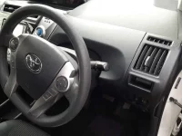 Toyota PRIUS ALPHA лот № 30381 оценка 4  с аукциона в Японии 8
