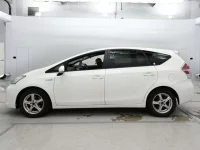 Toyota PRIUS ALPHA лот № 30381 оценка 4  с аукциона в Японии 3