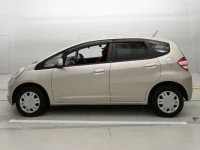 Toyota YARIS CROSS лот № 30394 оценка 4.5  с аукциона в Японии 3